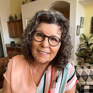 Meet your Posher, Deanna